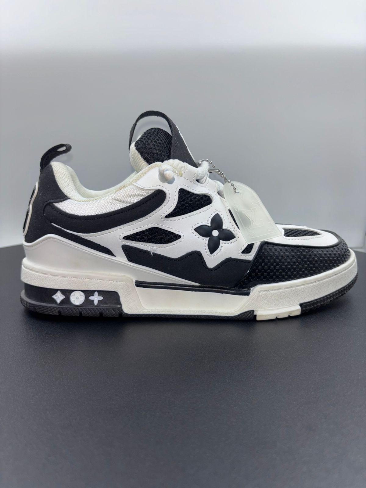 Louis Vuitton Trainer Black & White